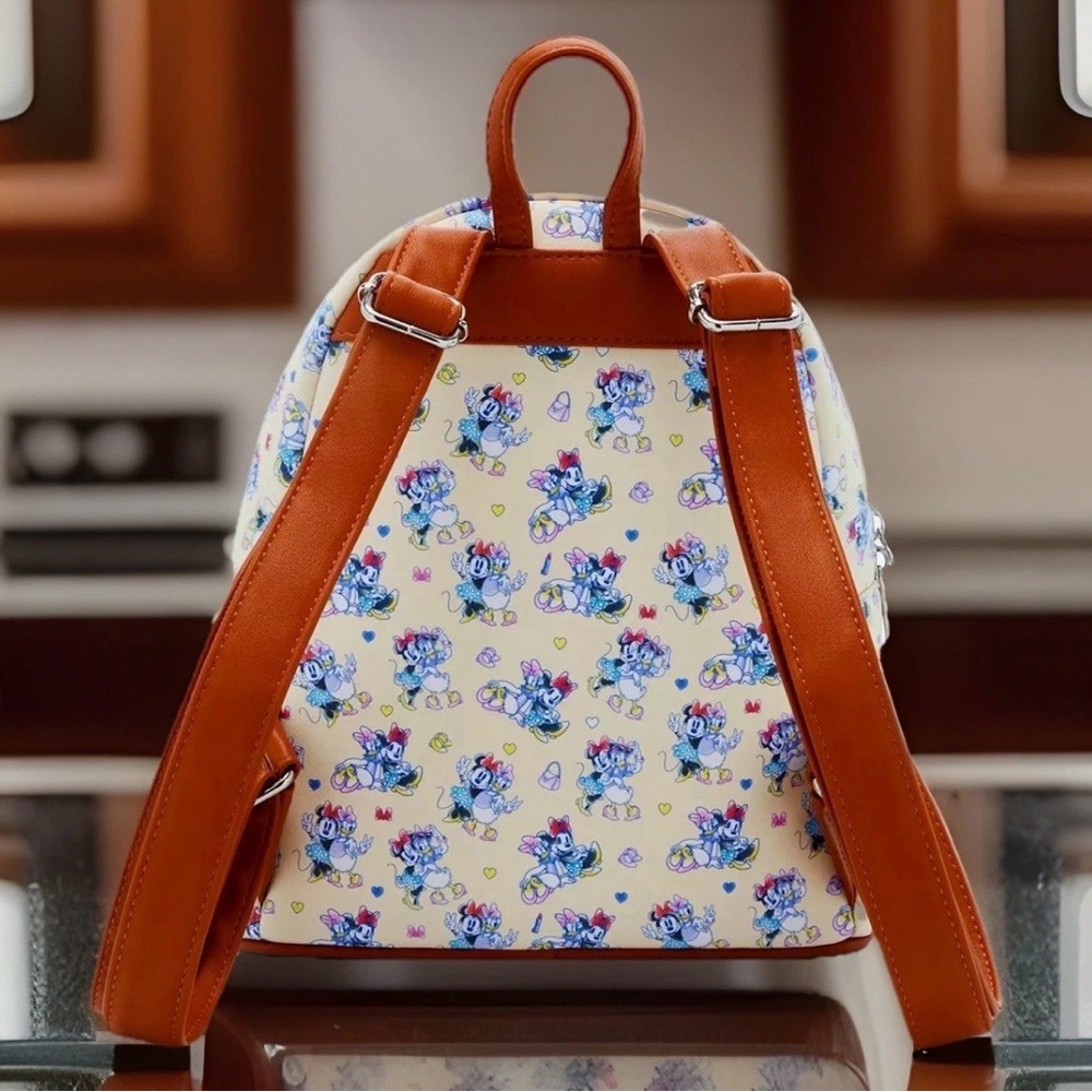 NEW Loungefly All Over Print Disney BFF MINNIE MOUSE & DAISY DUCK White Backpack - Picture 3 of 5